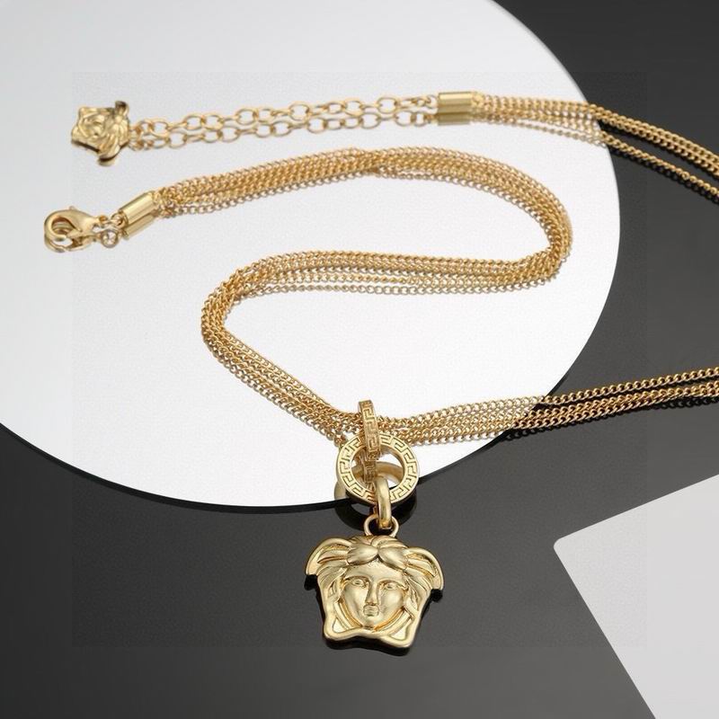 Versace necklace 04yxh02
